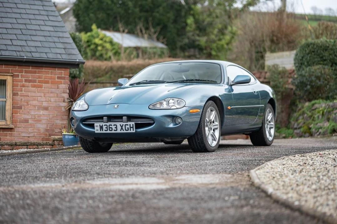 2000 Jaguar X100 XK8 - Image 12 of 30