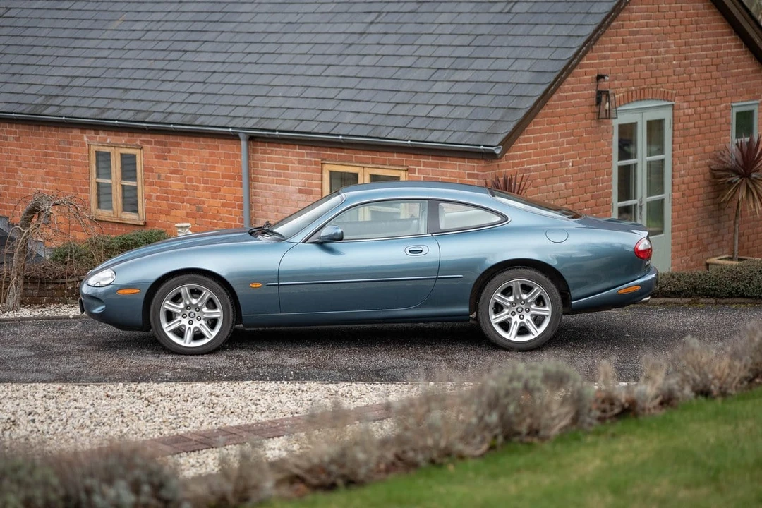 2000 Jaguar X100 XK8 - Image 13 of 30