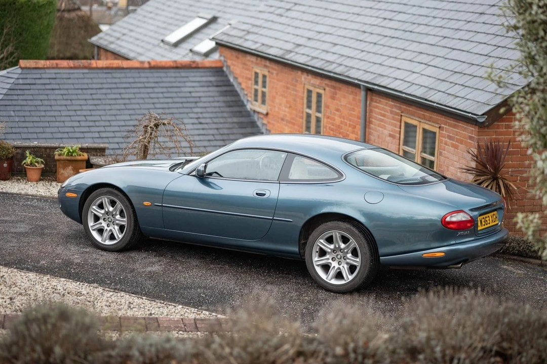 2000 Jaguar X100 XK8 - Image 14 of 30