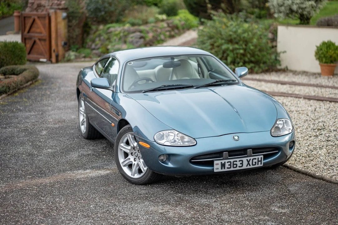 2000 Jaguar X100 XK8 - Image 16 of 30
