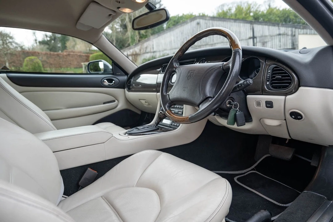 2000 Jaguar X100 XK8 - Image 28 of 30