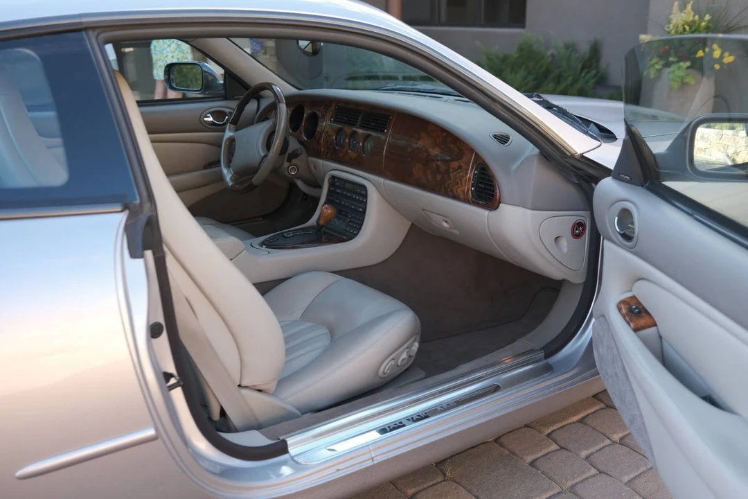 2000 Jaguar X100 XK8 - Image 5 of 20