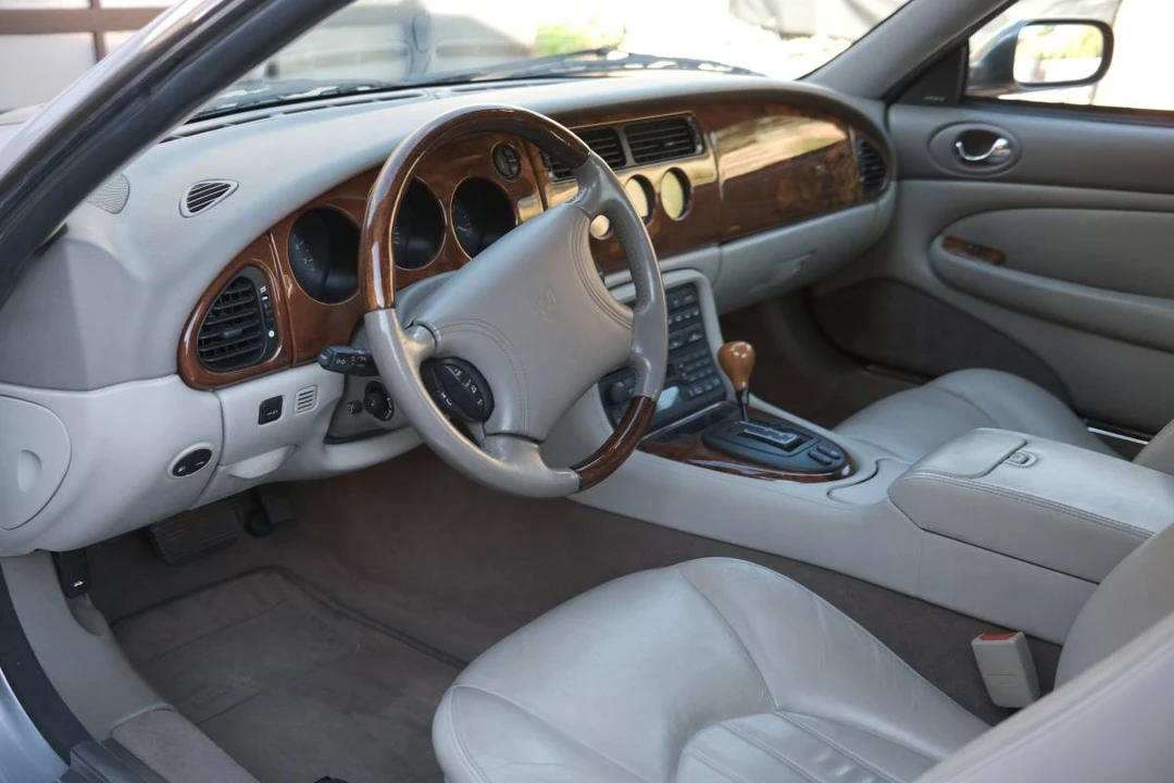 2000 Jaguar X100 XK8 - Image 19 of 20