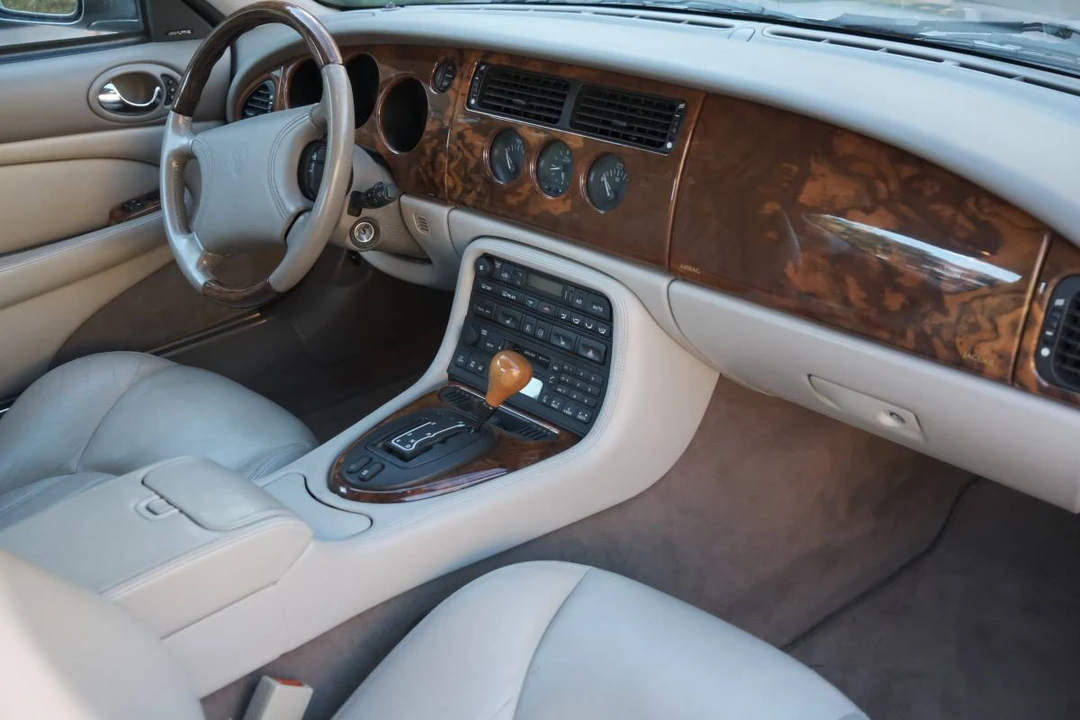 2000 Jaguar X100 XK8 - Image 6 of 20