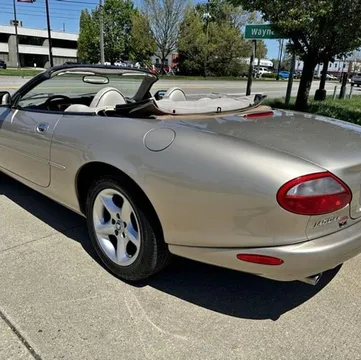2000 Jaguar XK8