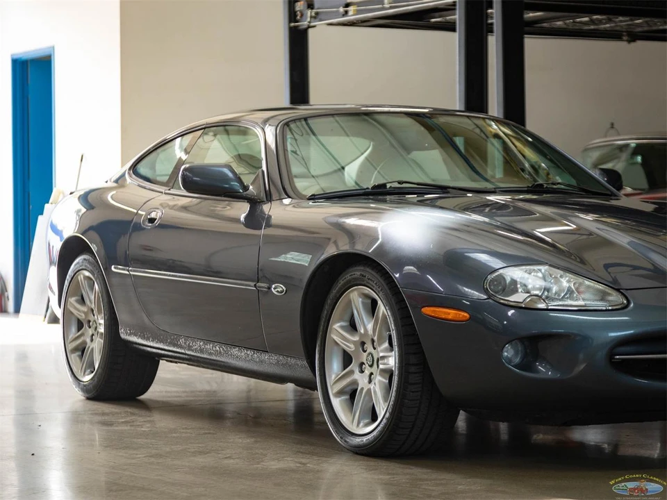 2000 Jaguar X100 XK8 - Image 11 of 31
