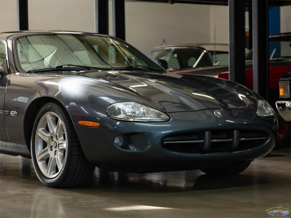 2000 Jaguar X100 XK8 - Image 12 of 31
