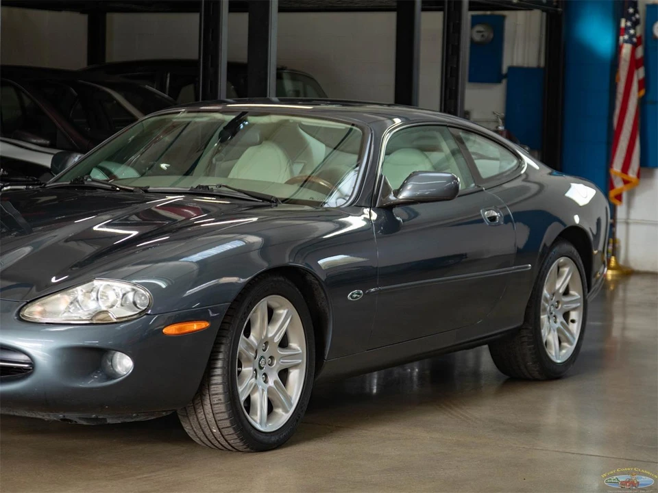 2000 Jaguar X100 XK8 - Image 9 of 31