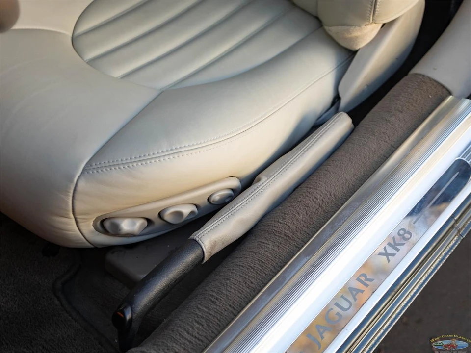 2000 Jaguar X100 XK8 - Image 29 of 31