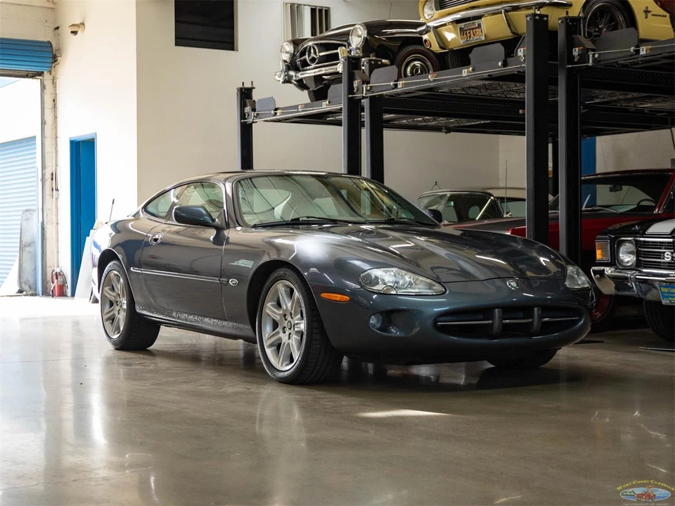 2000 Jaguar X100 XK8 - Image 10 of 31