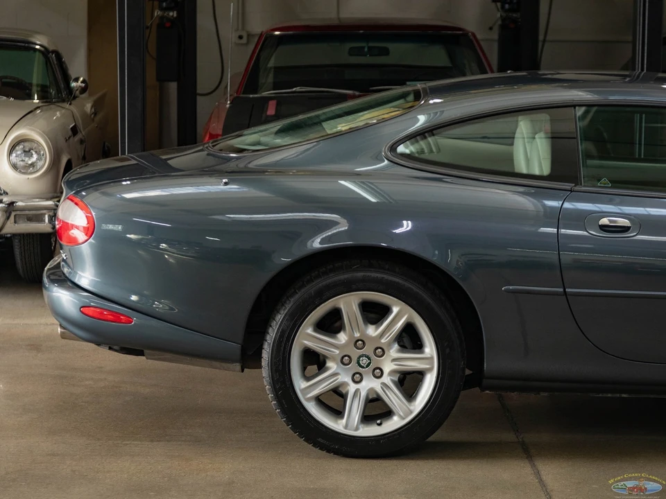 2000 Jaguar X100 XK8 - Image 2 of 21