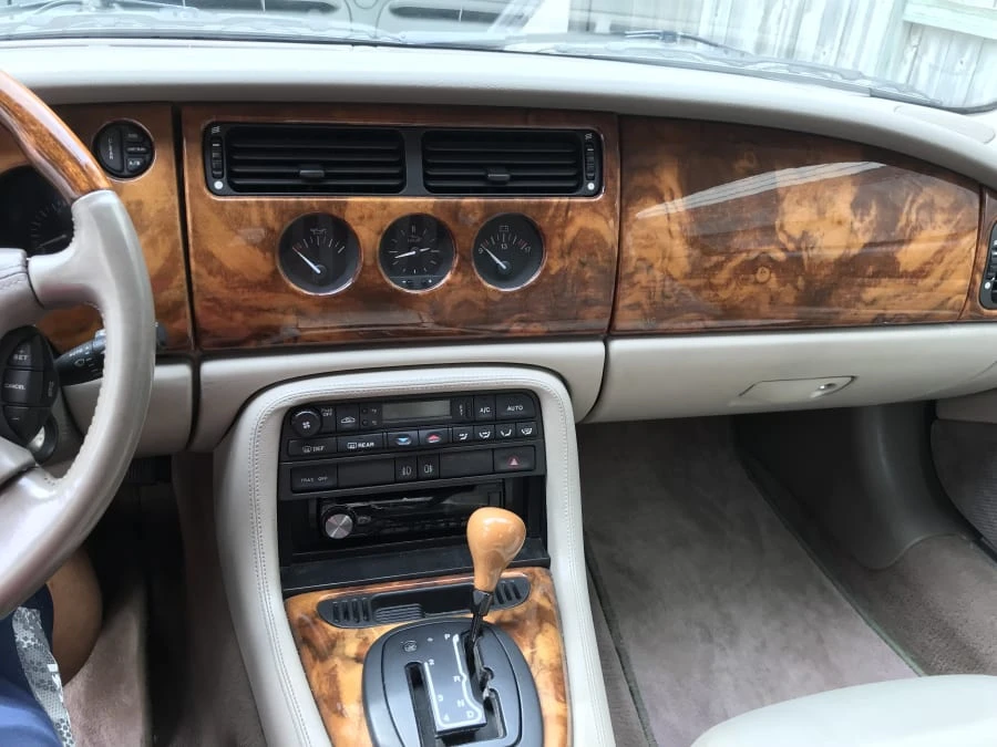 2000 Jaguar X100 XK8 - Image 4 of 11