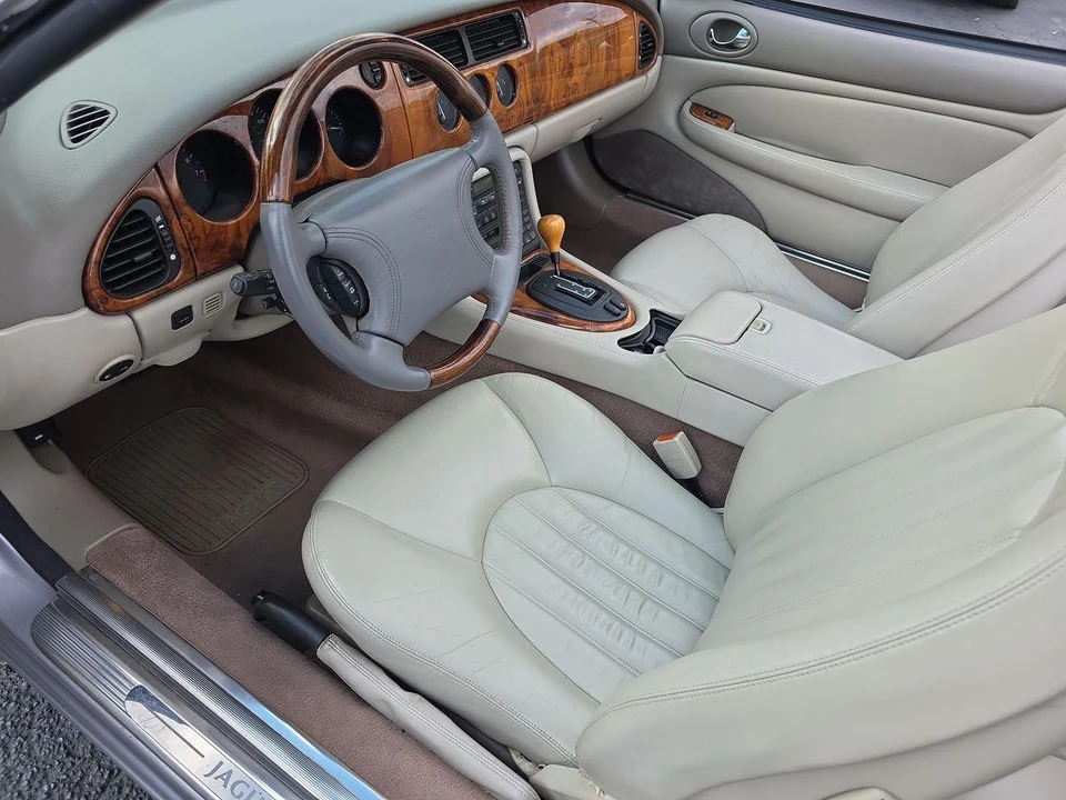 2000 Jaguar X100 XK8 - Image 4 of 31