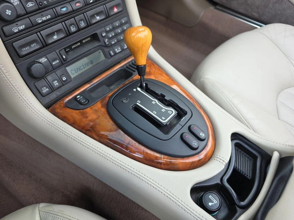 2000 Jaguar X100 XK8 - Image 10 of 31