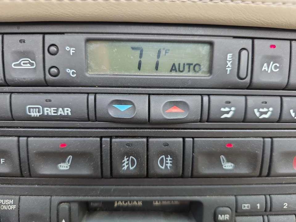 2000 Jaguar X100 XK8 - Image 25 of 31