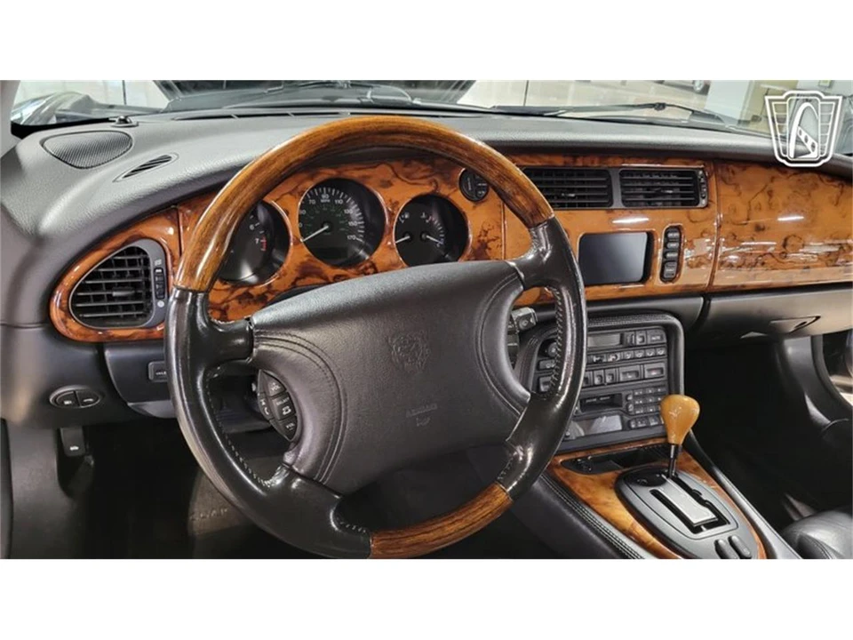 2000 Jaguar X100 XK8 - Image 14 of 31