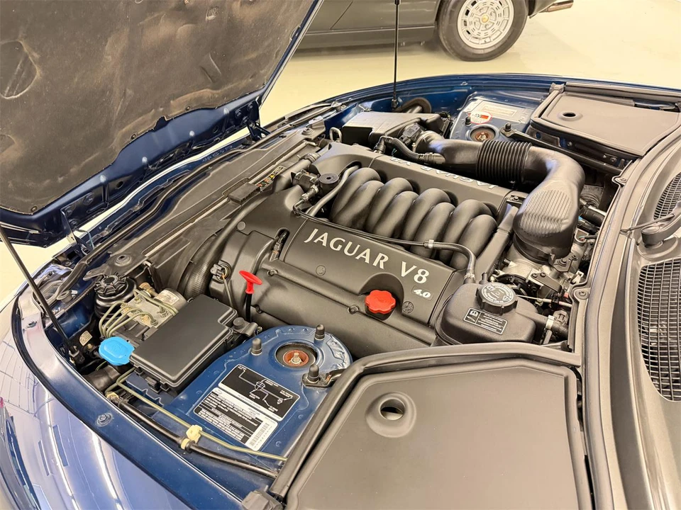 2000 Jaguar X100 XK8 - Image 12 of 31