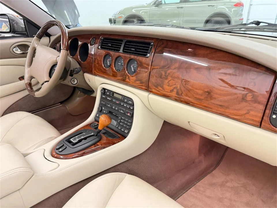 2000 Jaguar X100 XK8 - Image 26 of 31