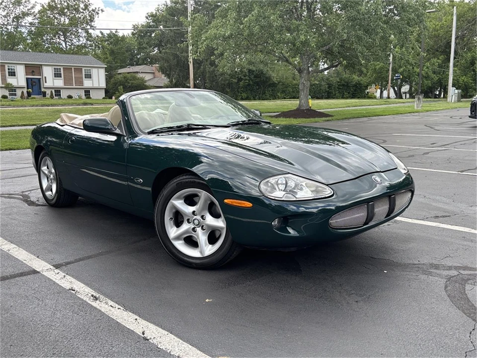 2000 Jaguar X100 XK8 - Image 16 of 31