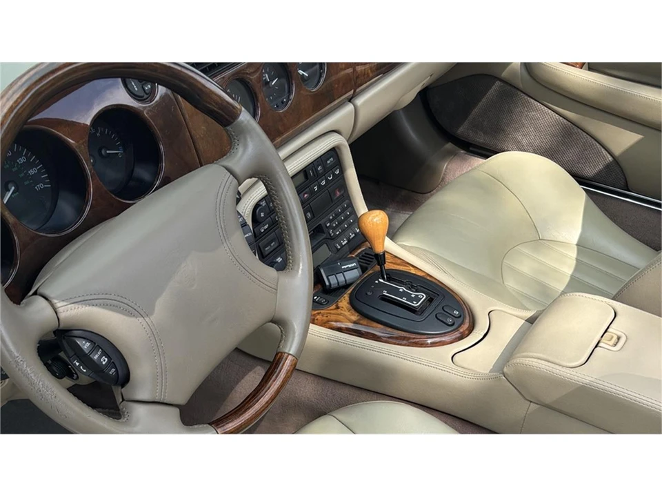 2000 Jaguar X100 XK8 - Image 4 of 31