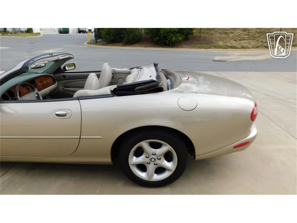 2000 Jaguar X100 XK8 - Image 16 of 31