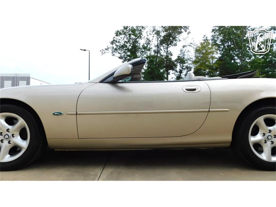 2000 Jaguar X100 XK8 - Image 11 of 31