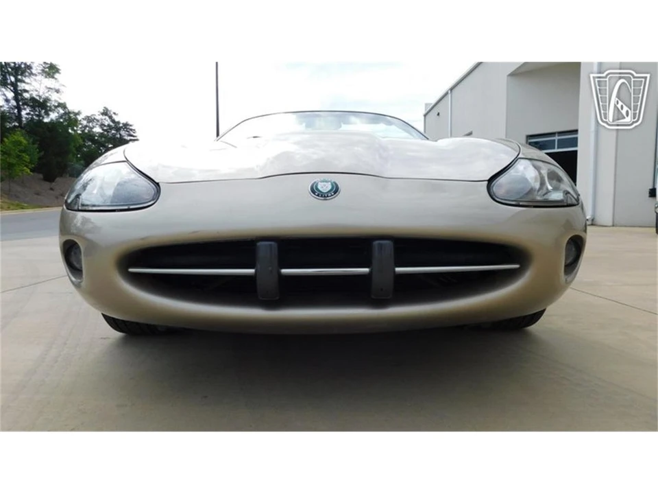 2000 Jaguar X100 XK8 - Image 2 of 31