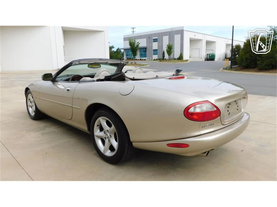2000 Jaguar X100 XK8 - Image 18 of 31