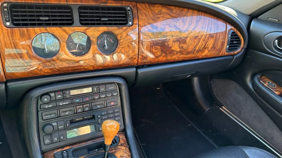 2000 Jaguar X100 XK8 - Image 16 of 18