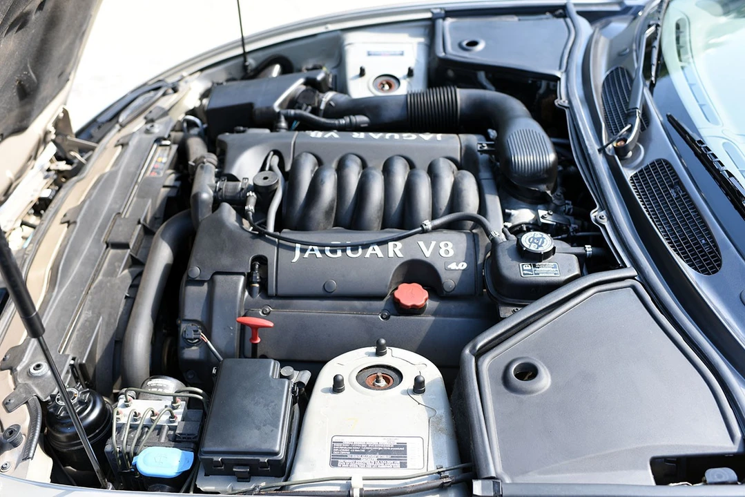2000 Jaguar X100 XK8 - Image 24 of 29