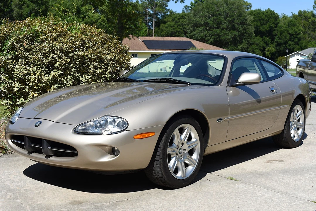 2000 Jaguar X100 XK8 - Image 2 of 29