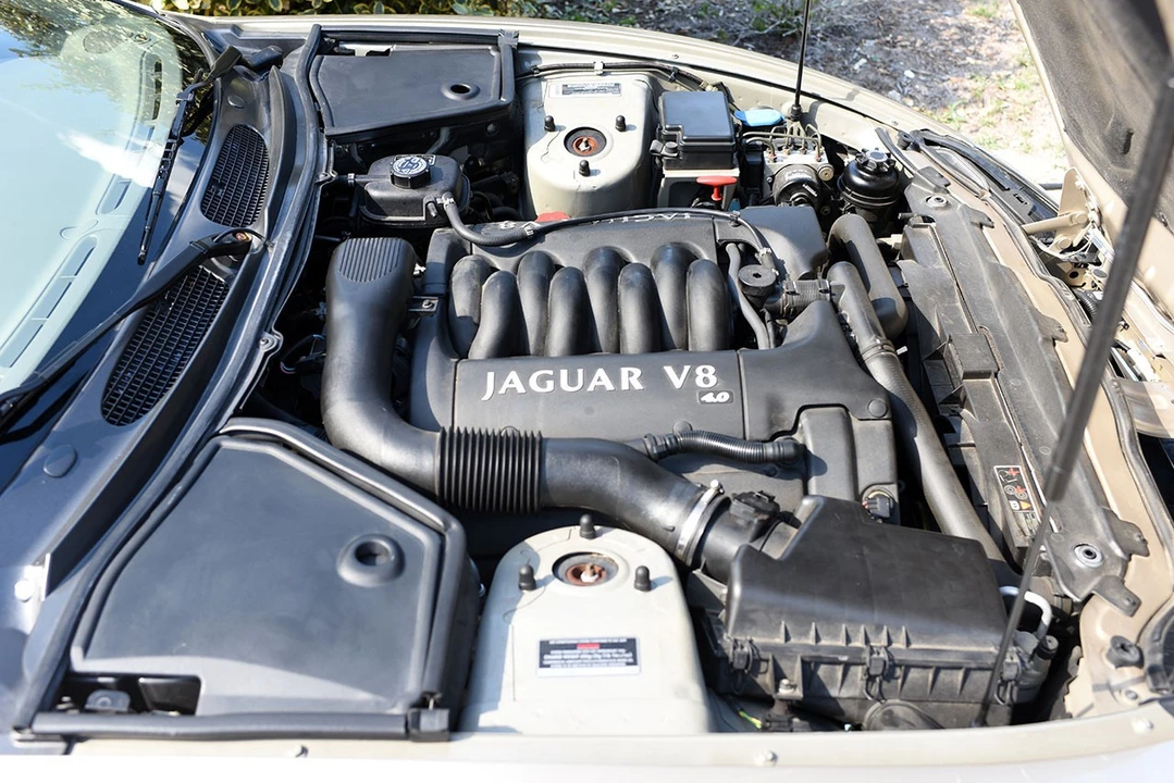 2000 Jaguar X100 XK8 - Image 25 of 29