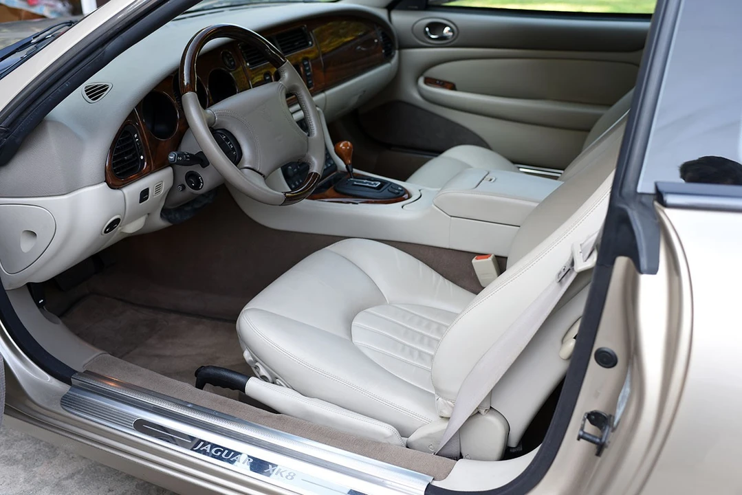 2000 Jaguar X100 XK8 - Image 9 of 29