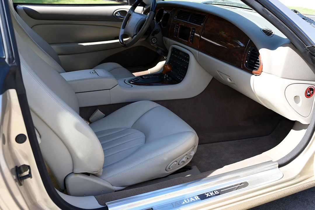 2000 Jaguar X100 XK8 - Image 11 of 29