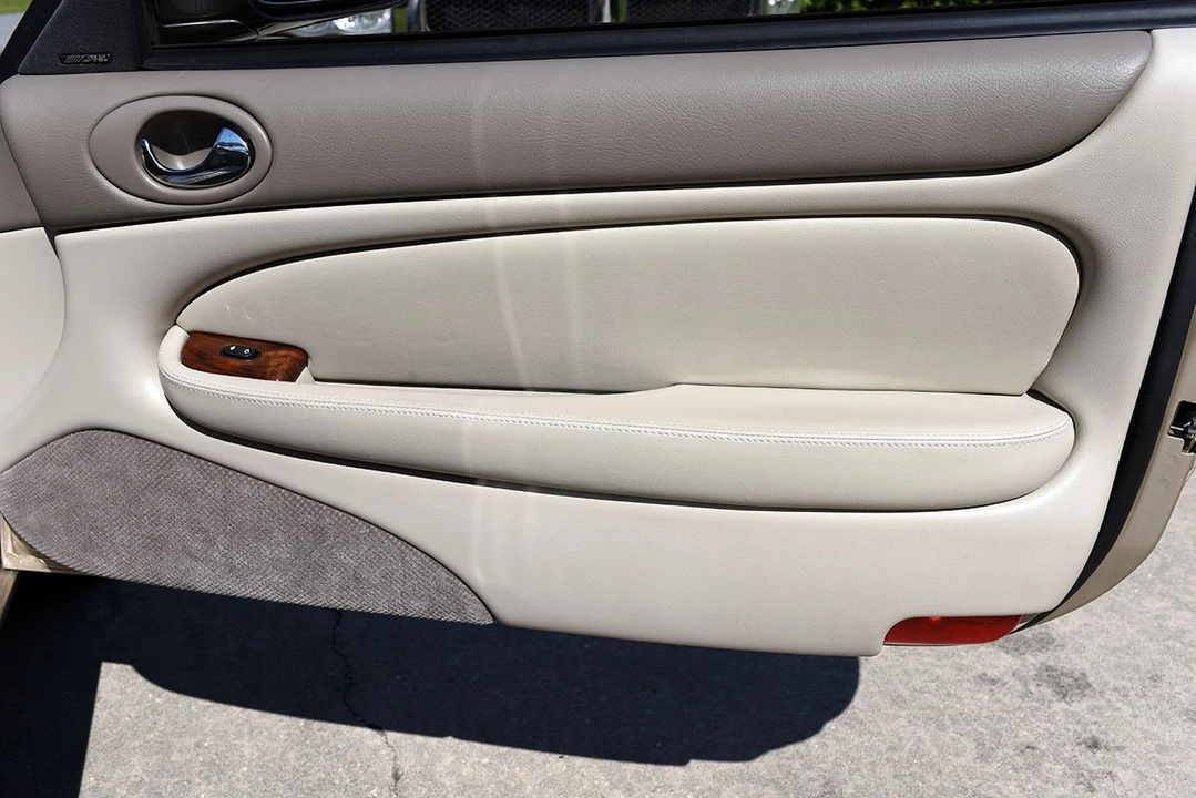 2000 Jaguar X100 XK8 - Image 22 of 29
