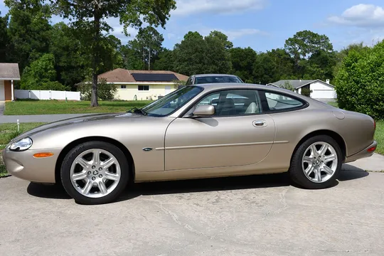 2000 Jaguar XK8 Coupe