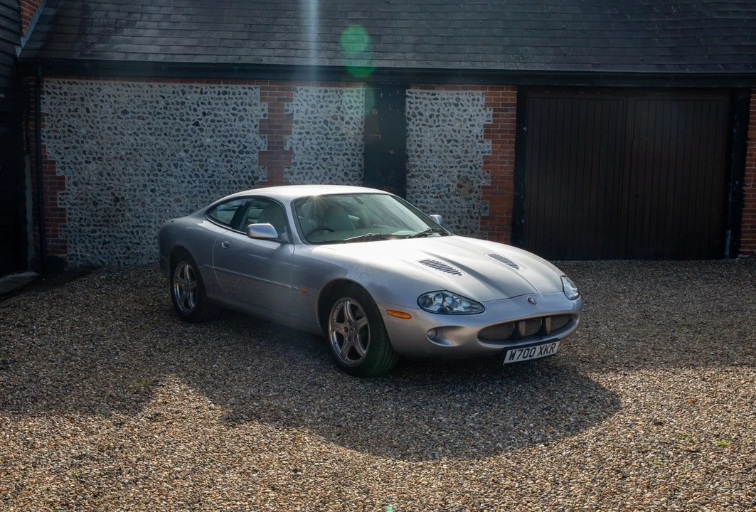 2000 Jaguar X100 XKR - Image 3 of 30