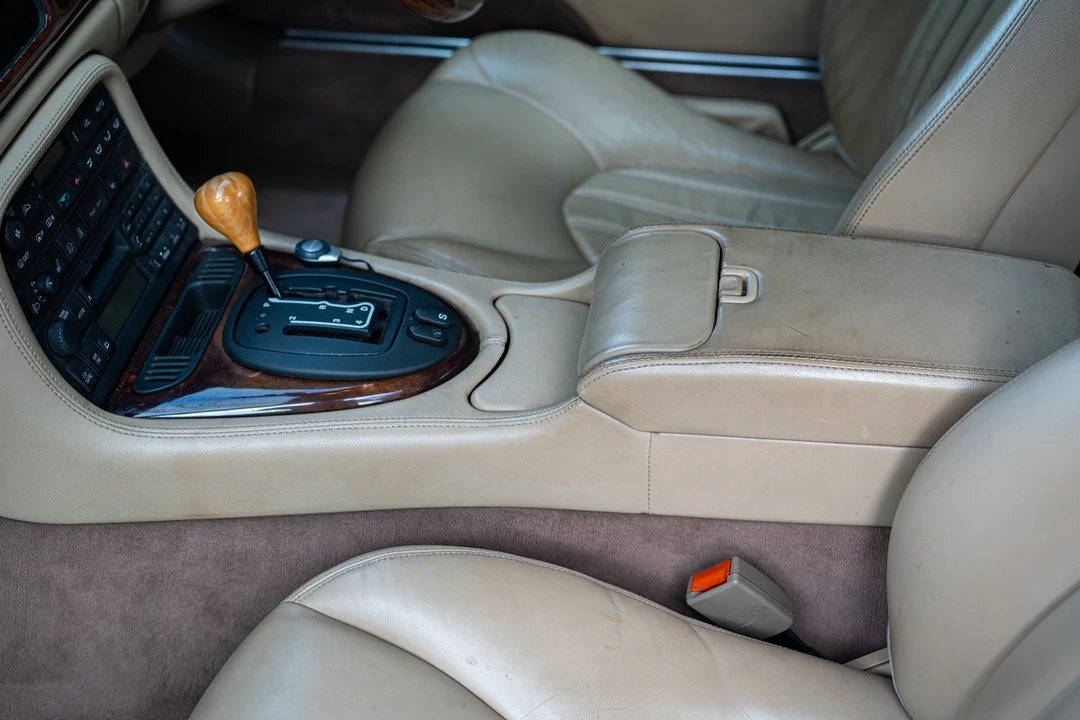 2000 Jaguar X100 XKR - Image 24 of 30