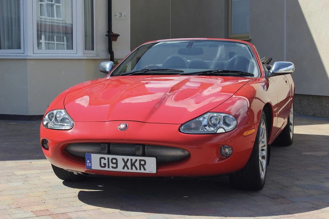 2000 Jaguar X100 XKR - Image 2 of 30