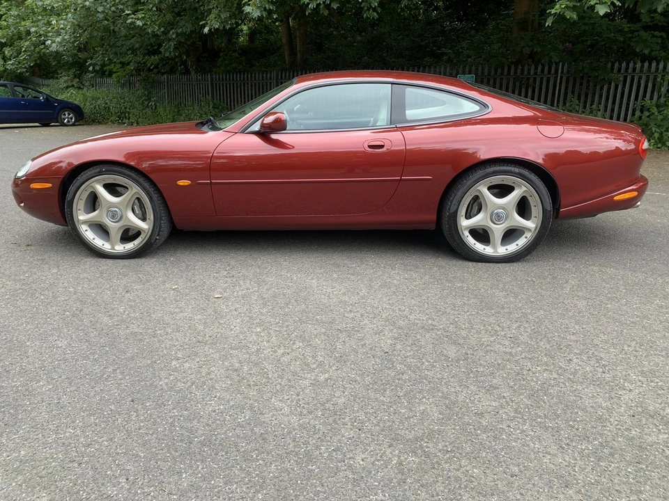 2000 Jaguar X100 XKR - Image 9 of 30