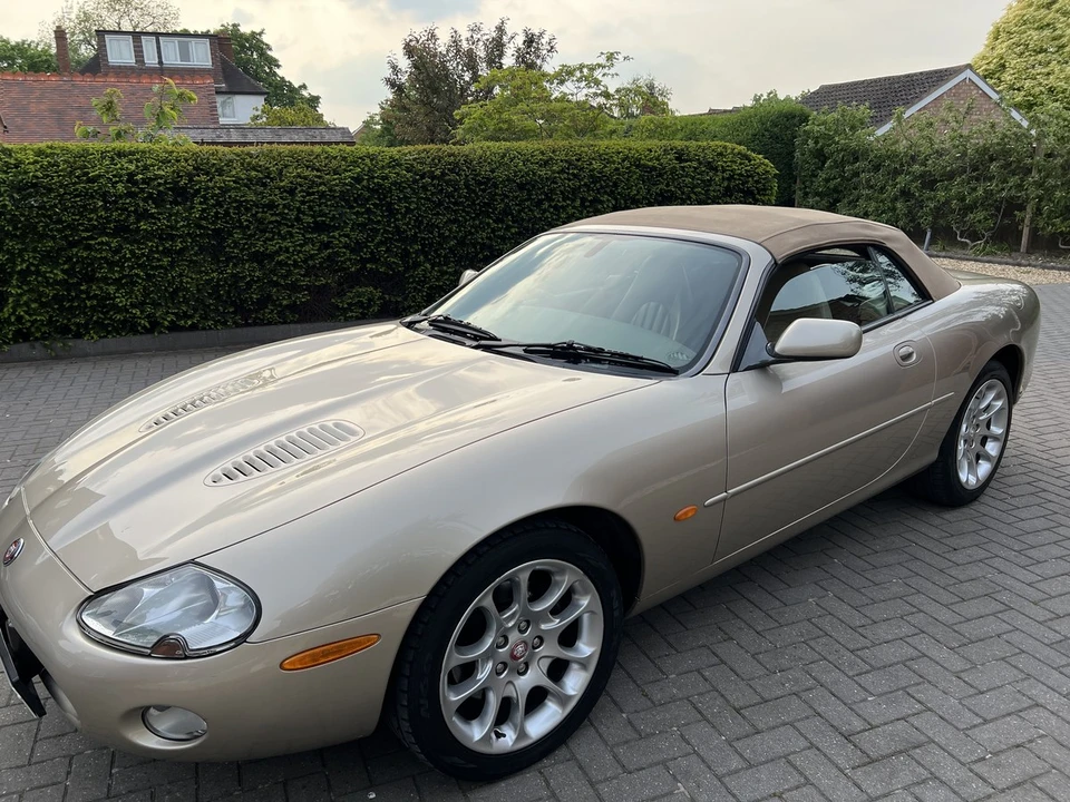 2000 Jaguar X100 XKR - Image 10 of 30