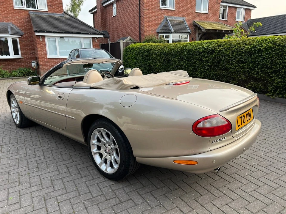 2000 Jaguar X100 XKR - Image 7 of 30