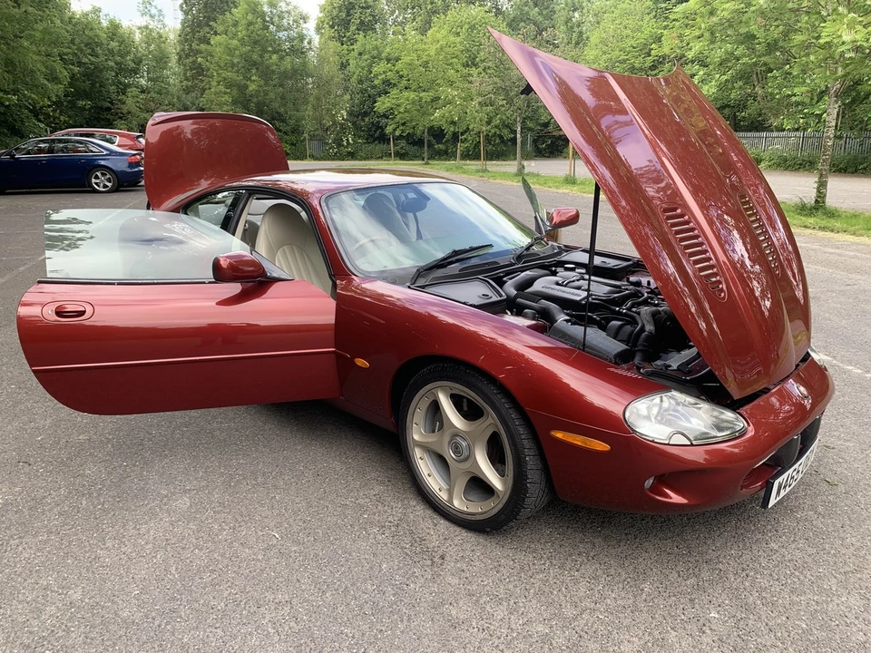 2000 Jaguar X100 XKR - Image 16 of 30