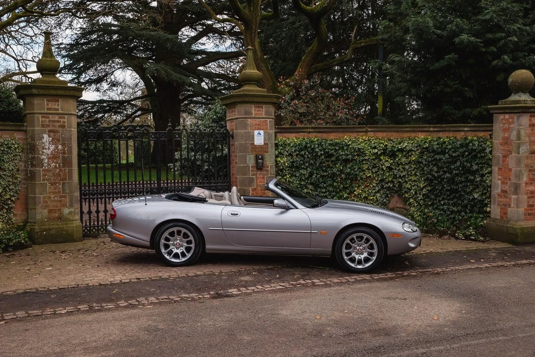 2000 Jaguar X100 XKR - Image 4 of 30
