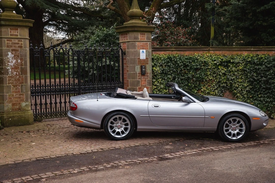 2000 Jaguar X100 XKR - Image 8 of 30