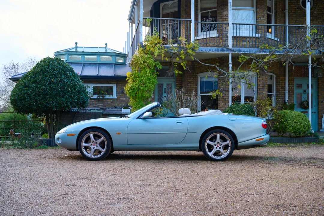 2000 Jaguar X100 XKR - Image 9 of 30
