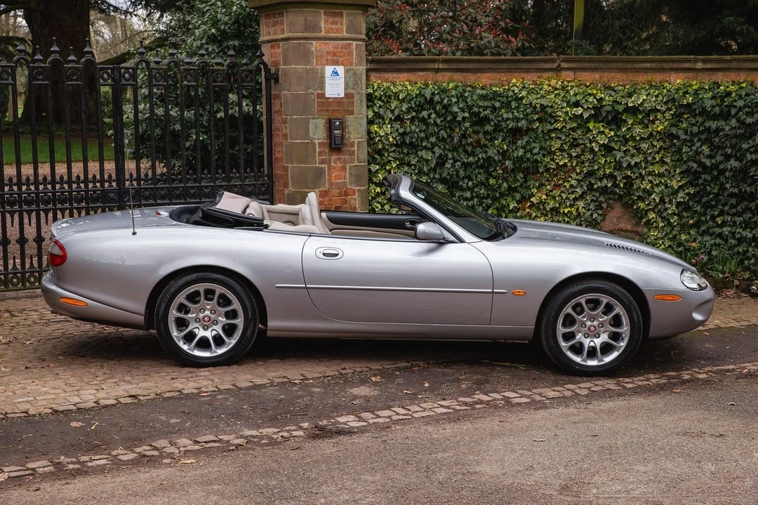 2000 Jaguar X100 XKR - Image 12 of 30