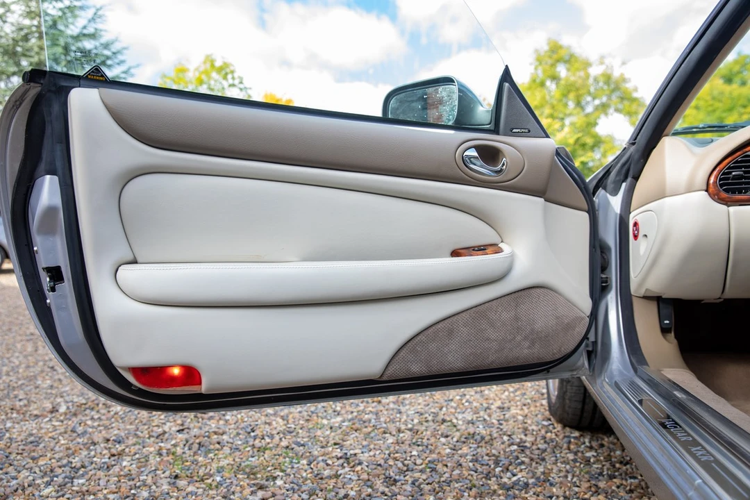2000 Jaguar X100 XKR - Image 29 of 30