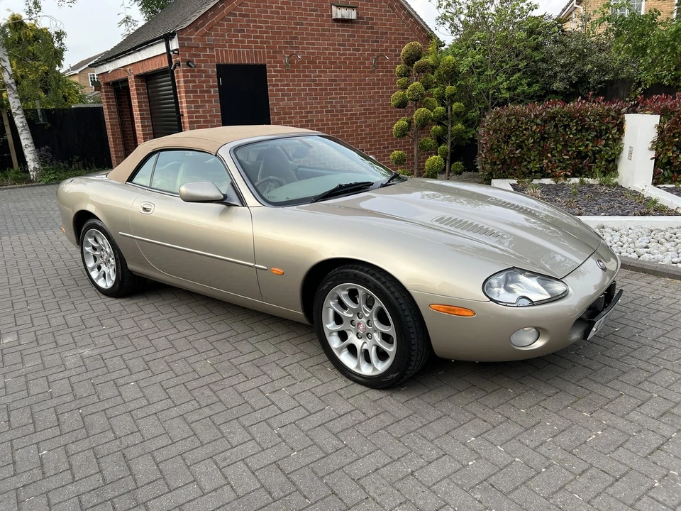 2000 Jaguar X100 XKR - Image 9 of 30