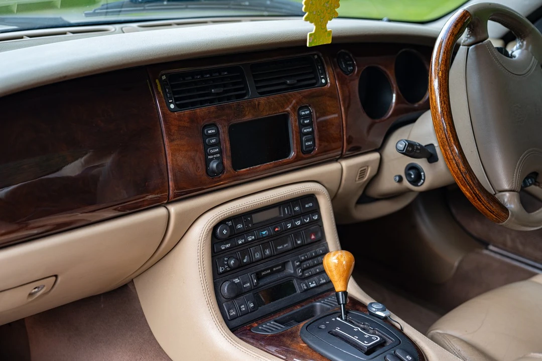 2000 Jaguar X100 XKR - Image 23 of 30